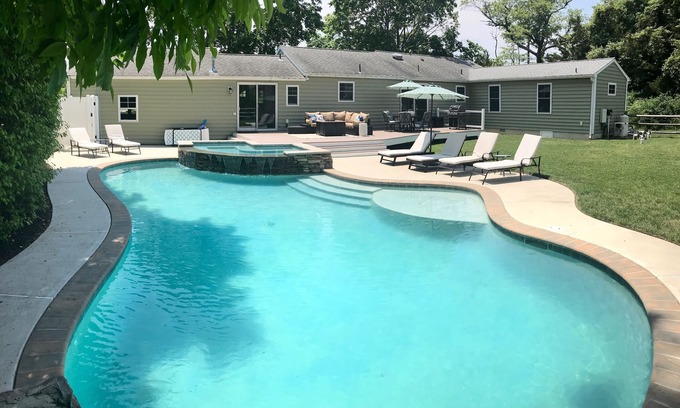 Swainton House | GORGEOUS HOME WITH - AMAZING POOL & SPA!
