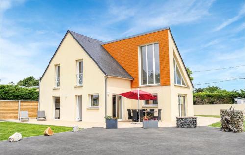 Saint-Germain-sur-Ay House | Gorgeous Home In Stgermainay-Plage