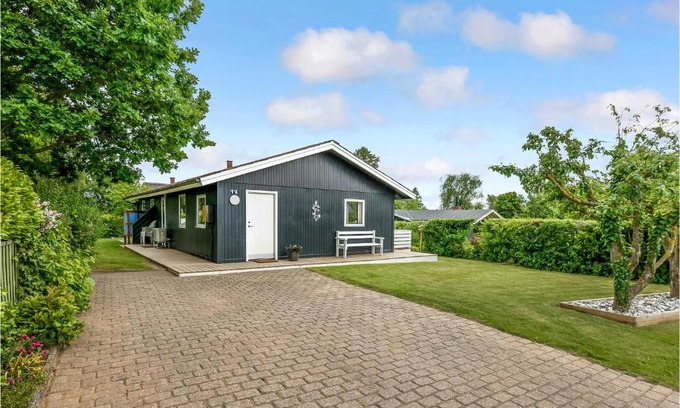 Hvidbjerg Strand House | Gorgeous Home In Børkop With Kitchen