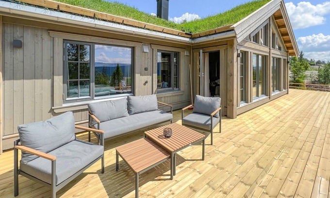 Sor-Fron House | Gorgeous home in Gålå with sauna