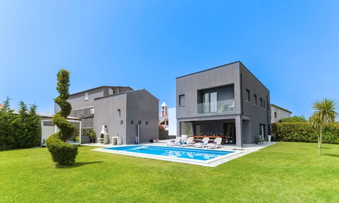 Zemunik Donji House | Gorgeous home in Zemunik Donji