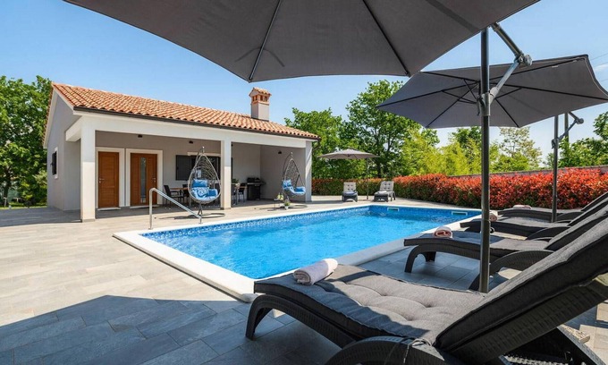 Becici House | Gorgeous home in Labin