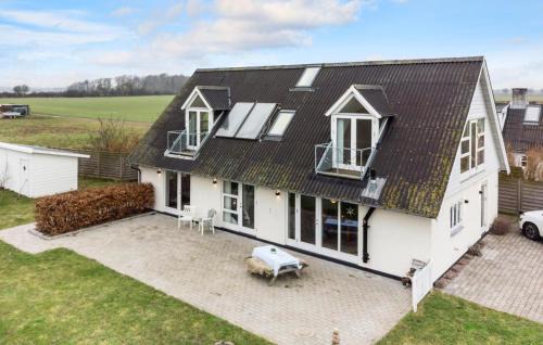 Lundby House | Gorgeous Home In Lundby With Wifi