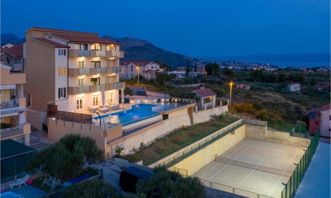 Mravince House | Gorgeous Home In Mravince With Sauna