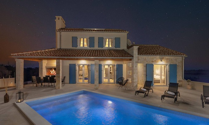 Nin House | Gorgeous home in Nin with WiFi