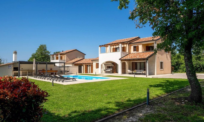 Katun House | Gorgeous home in Porec