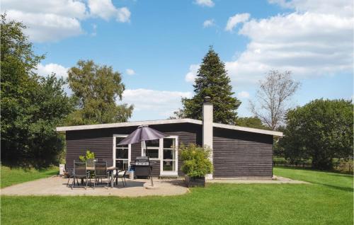 Ronde House | Gorgeous Home In Rønde With Kitchen
