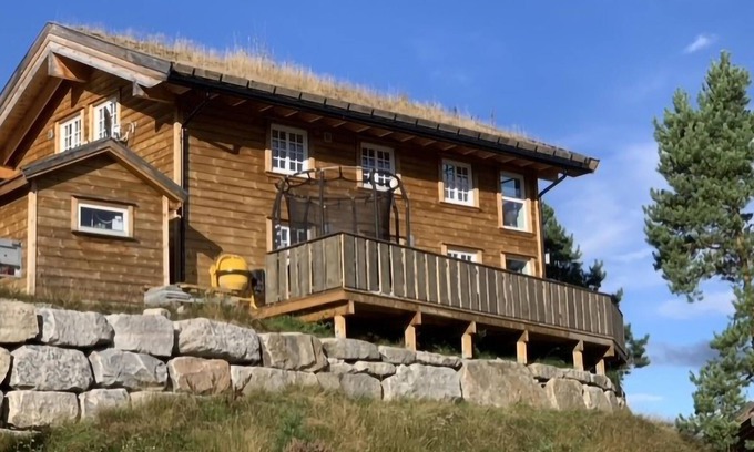 Kviteseid House | Gorgeous home in Vrådal