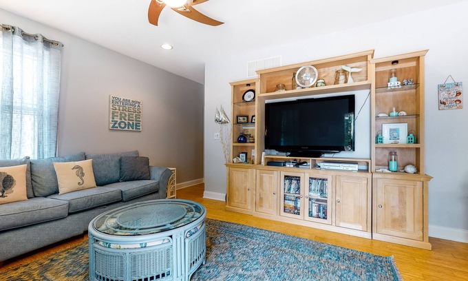 Country Club Estates House | Gorgeous home with private pool - dog-friendly - only three blocks to the beach