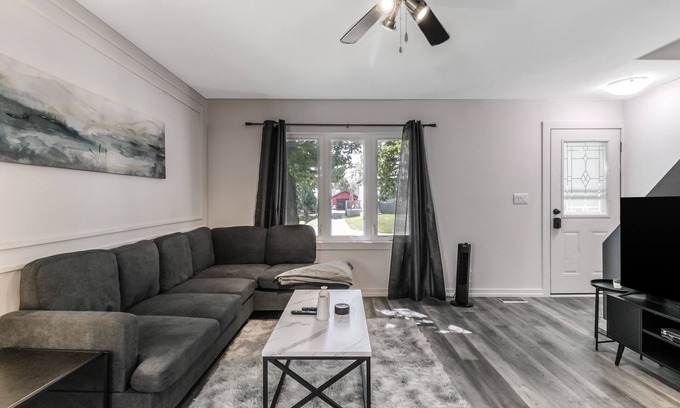 Sudbury House | Gorgeous House in Minnow Lake, 10 minutes from dt