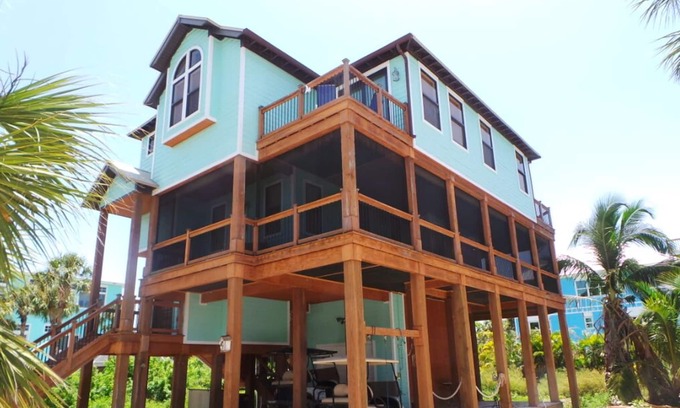 North Captiva House | GORGEOUS HUGE BEACH HOUZ! INCLUDES ISLAND CLUB AMENITIES/360 VIEWS/2MINS 2BEACH