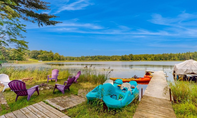 Deerwood Cabin | Gorgeous lakefront home w bunkhouse, private yard and large deck