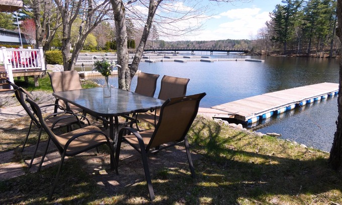 Winthrop House | Gorgeous Lakeside Home in Marina Village