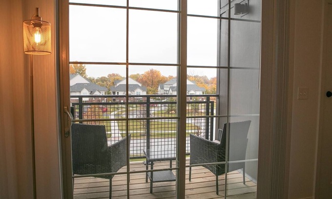 Lombard Apartment | Gorgeous Luxury 1BR | Serene getaway *RARE*
