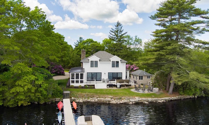 East Freetown House | Gorgeous Luxury Freetown Lakefront: Panoramic Views, Fire Pit, BBQ, Near Cape Cod and Boston