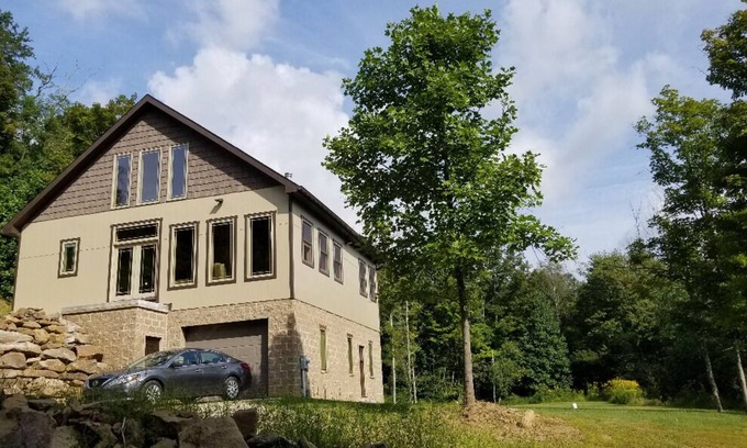 Confluence House | Gorgeous Mountain Home 1 Min from Lake