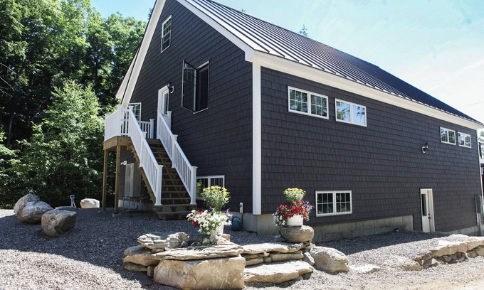 Nobleboro House | Gorgeous newly constructed post and beam retreat on Damariscotta Lake