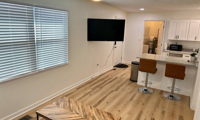 East Point Apartment | Gorgeous Newly Renovated Apartment! Atlanta