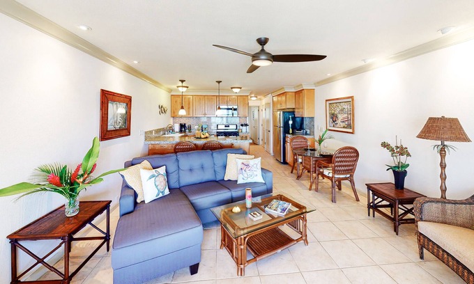 Ualapue Condo | Gorgeous Oceanfront Condo on Top Floor w/ WiFi, Lanai, Water Views, Shared Pool