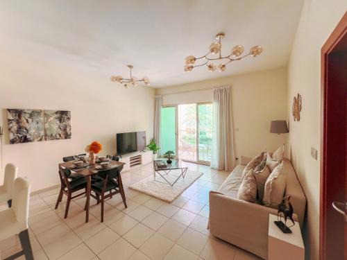 The Greens Apartment | Gorgeous One Bedroom Apartment in the heart of Dubai