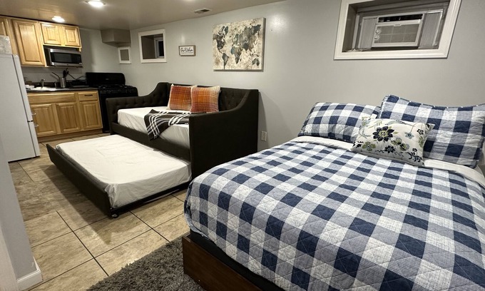 Elizabeth House | Gorgeous private studio close to EWR, NYC & Kean U