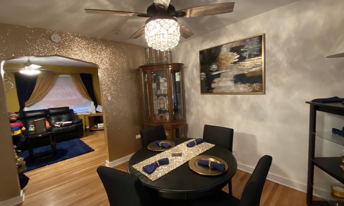 Calumet Park House | Gorgeous Property with Arcade