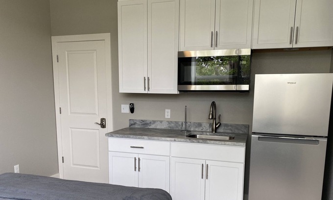 Sterling Apartment | Gorgeous Remodeled Studios! Sterling! # 7