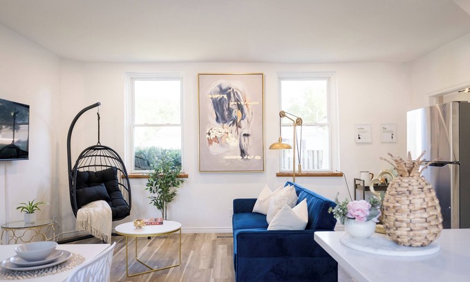 Prince Edward House | Gorgeous renovated-5 min to Main St-BBQ-Firepit-Free Sandbanks pass-Pac Man game