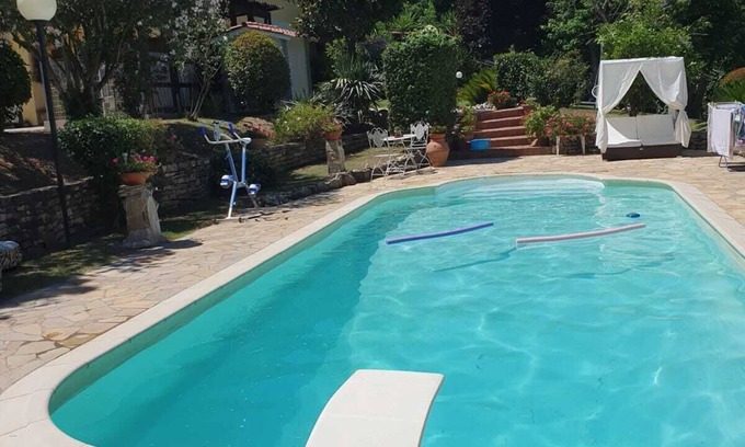 Colle di Compito Villa | Gorgeous shabby rustic on Tuscan hills, pool on request