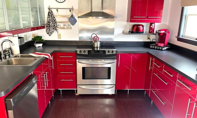 Hancock Apartment | Gorgeous Ski On/Off 2 BR Sleeps 8 Jiminy-Must See Luxury