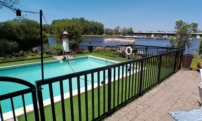 Beaverton Cottage | Gorgeous Spa Waterfront Cottage with Swimming Pool, Sauna, HotTub, Massage Chair