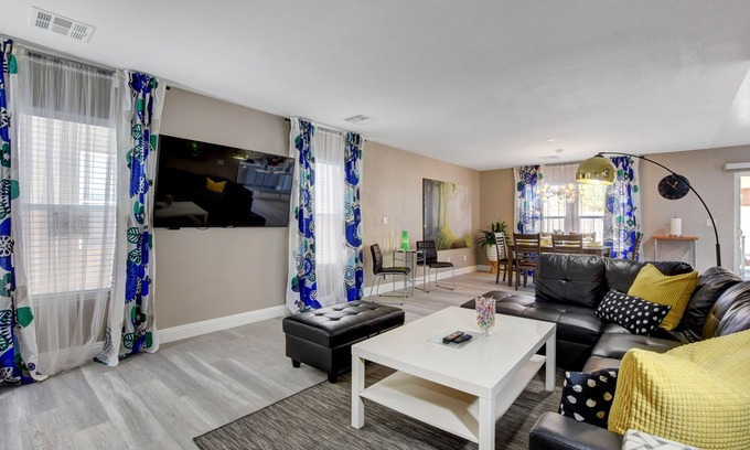 Nevada Trails House | Gorgeous spacious home 12 minutes to Strip/airport