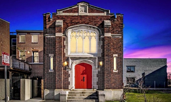 Downtown Baltimore Apartment | Gorgeous Studio Apt. In Historic Chapel w/Parking