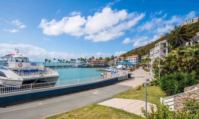 Las Croabas Apartment | Gorgeous studio located at Marina Lanais in Fajardo, PR.