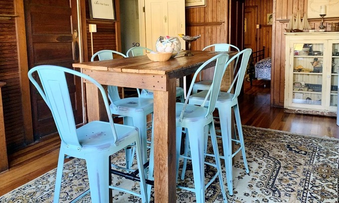 Cassopolis House | Gorgeous Summer Cottage! Near Park Shore Beach
