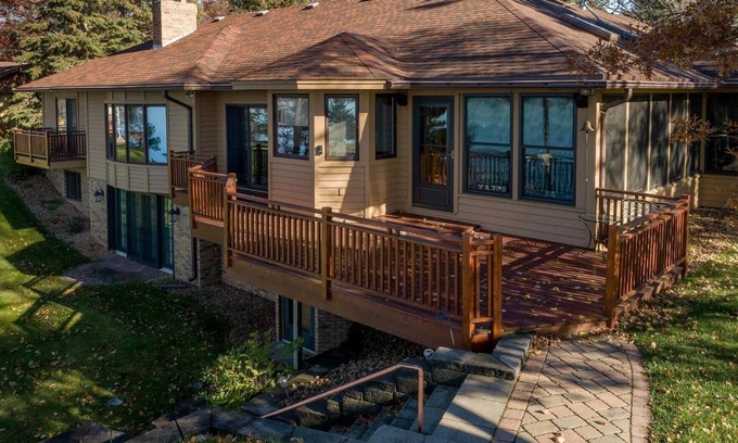 Crosslake House | Gorgeous sunsets, walk/bike to town, beautiful beach