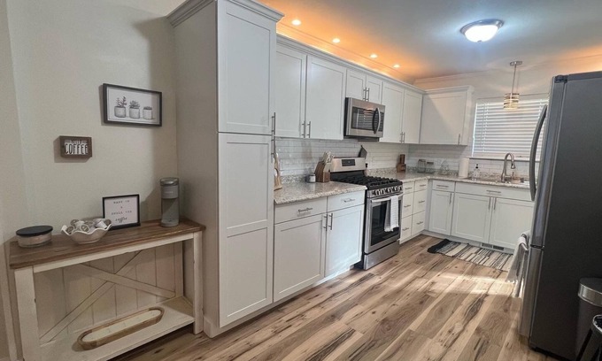 Owasso House | Gorgeous two story cottage