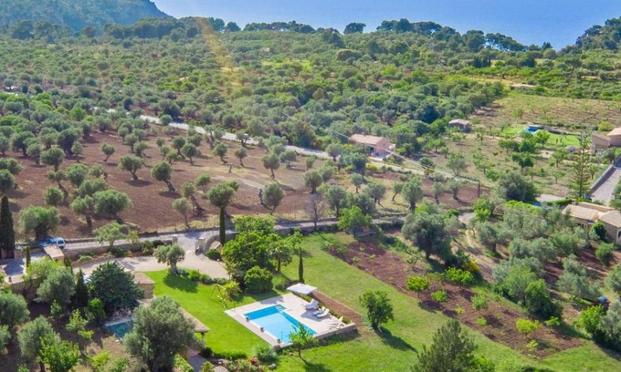 Valldemossa Villa | Gorgeous villa with view of the sea