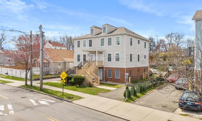 Fair Haven Apartment | Gorgeous Waterfront 2 Bedroom 1 Bath Modern Home.