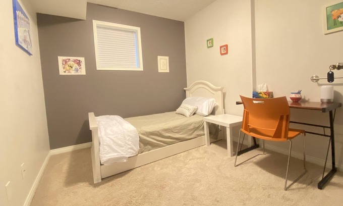 Yellowknife Bed & Breakfast | Gorgeously spacious 3 bedroom suite with fireplace