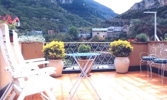 Sainte-Enimie Apartment | Gorges du Tarn - Nestled in the hollow of the Tarn
