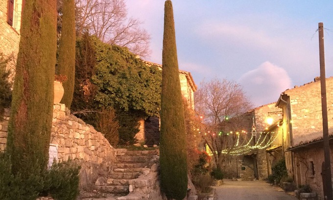 Bargeme House | Gorges du Verdon Charming house 4 pers Village classified Shaded private patio