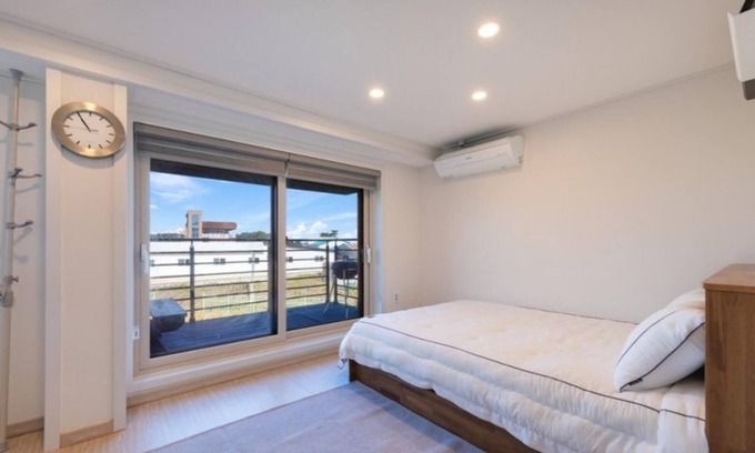 Toseong House | Goseong Beach Pension