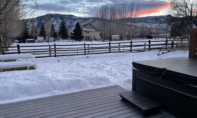 Basalt House | Gourmet Farmhouse views and Comfort in Willits, Co with Hot tub close to skiing