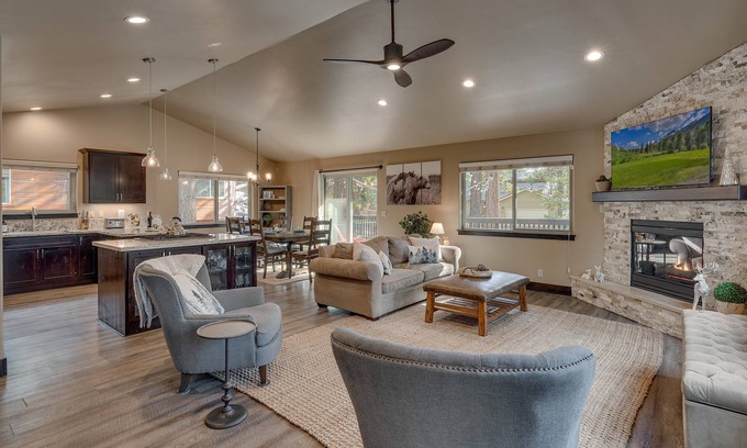 Montgomery Estates House | Gourmet Kitchen, 8 Mins to Heavenly/Beaches/Casinos, Grill, Wifi: Tree Top Lodge