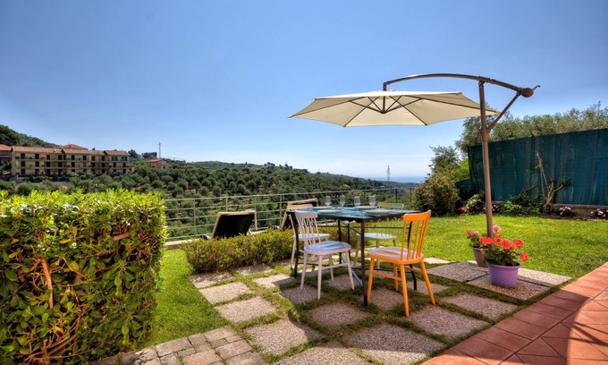 Civezza Apartment | Grace house with 1 bedroom for 3 persons