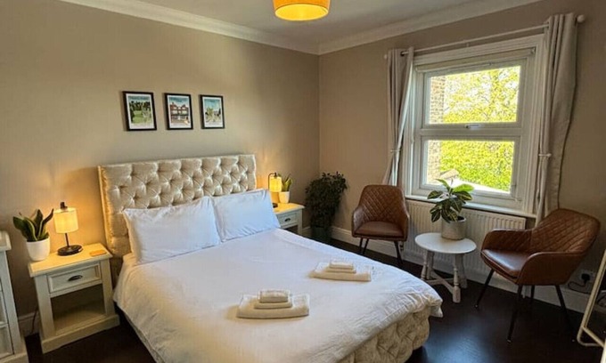 Tring House | Grace's Guesthouse Room 4