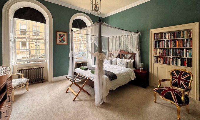 Bath House | Grade 1 - Centrally located Georgian Maisonette - 2 bedroom