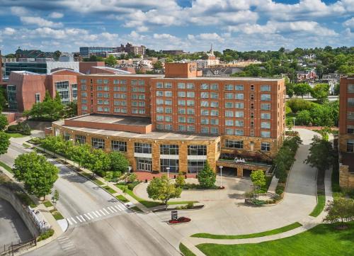 Corryville Hotel | Graduate by Hilton Cincinnati