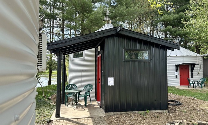 Orange Prairie Cottage | Grain Bin Cottage 10